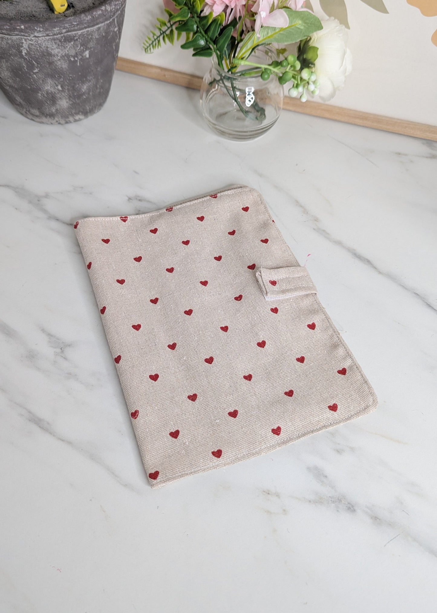 Protège carnet de santé Bébé personnalisable - Motifs cœur - Cadeau de naissance