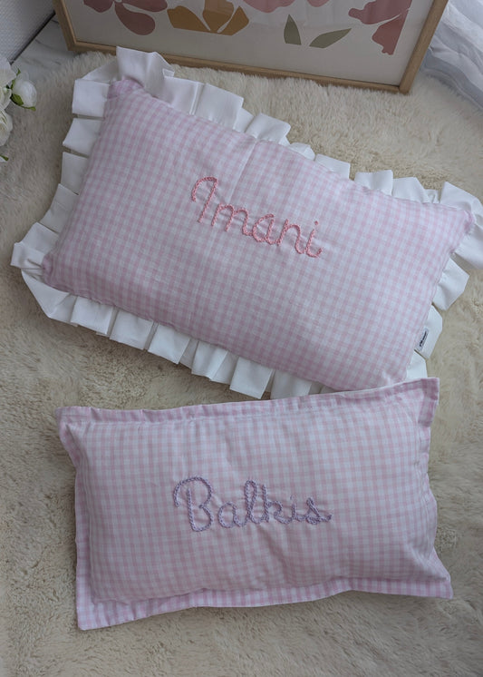 Coussin brodé personnalisé avec prénom