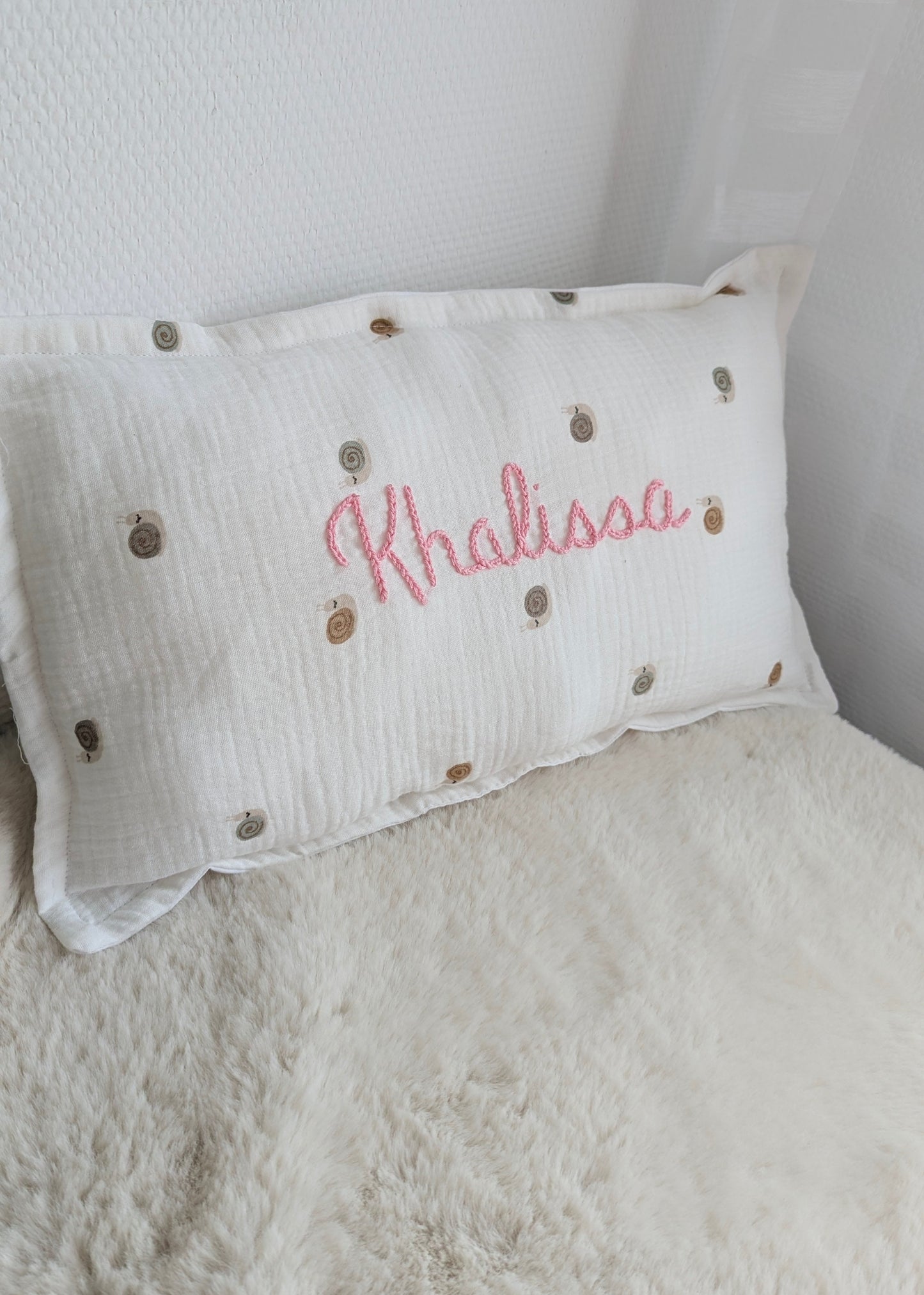 Coussin brodé personnalisé avec prénom
