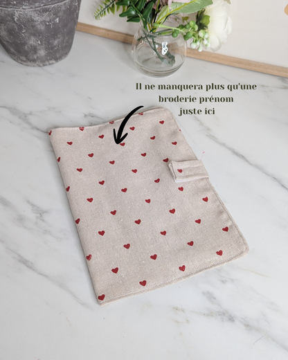 Protège carnet de santé Bébé personnalisable - Motifs cœur - Cadeau de naissance